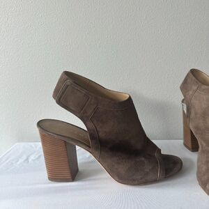 M. Gemi Suede Velcro Strap Peep Toe Block Heels Size 40.5